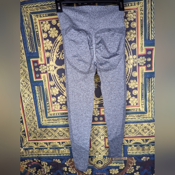 COMFREE Scrunch Butt Lifting Leggings Seamless High Waist Ruched Size Medium - Picture 3 of 5